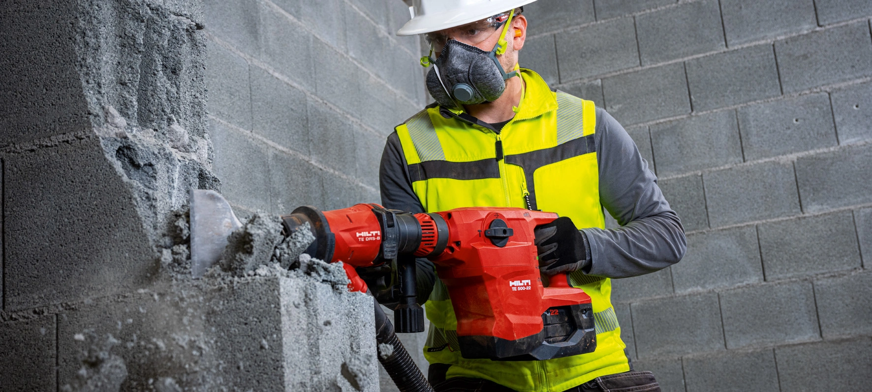 Battery powered chipping clearance hammer