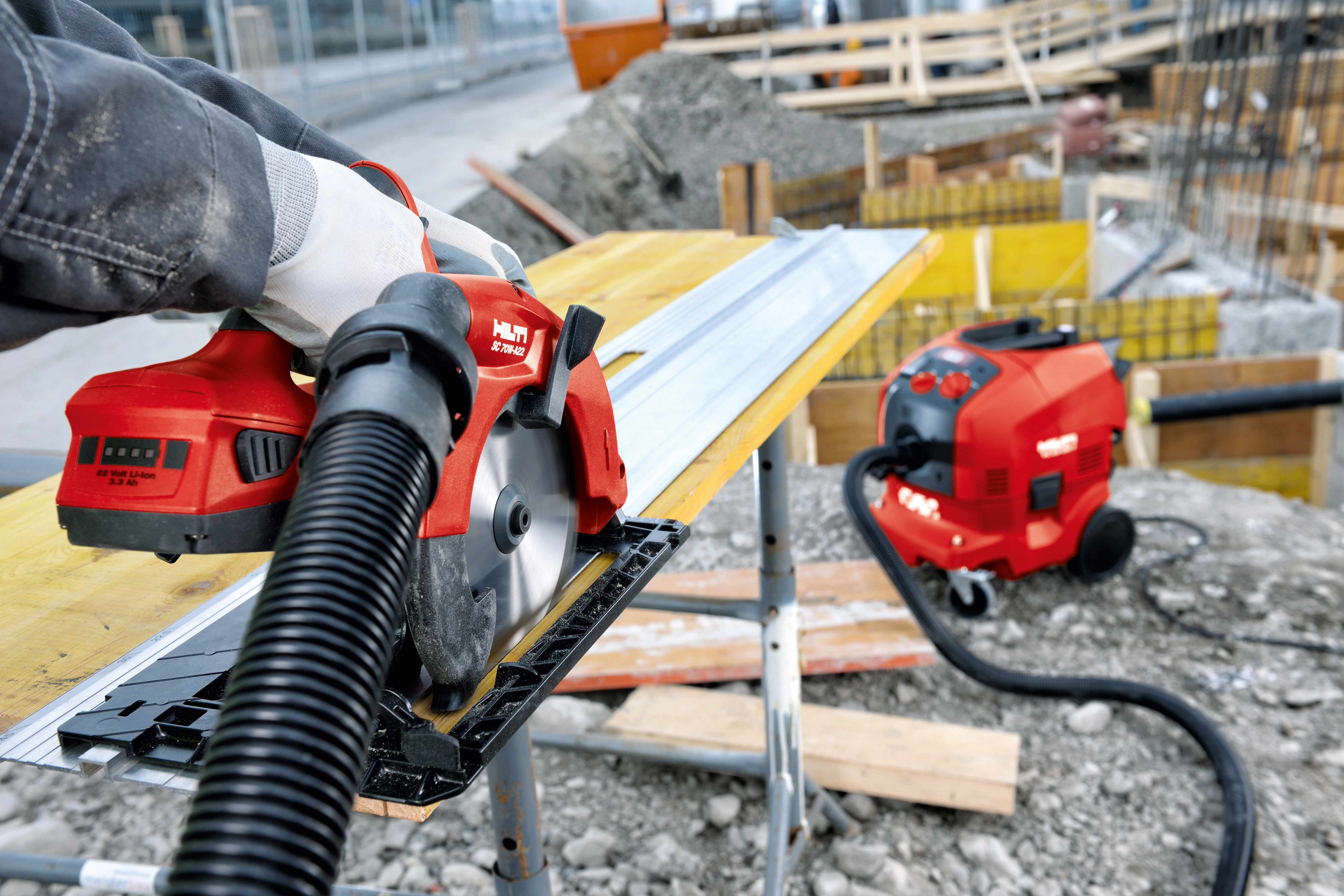 Hilti store skill saw